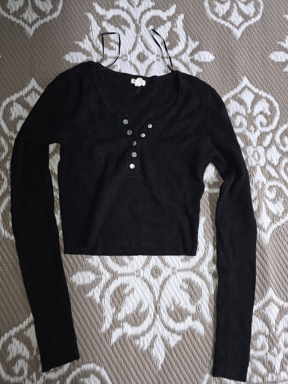 Garage Black Ribbed V-Neck Long Sleeve Crop Top with Snap Buttons